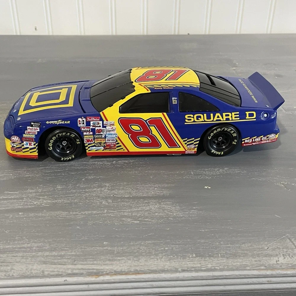 Kenny Wallace #81 Square D Racing 1997 Thunderbird ‎ 1:24 Action Diecast NIB